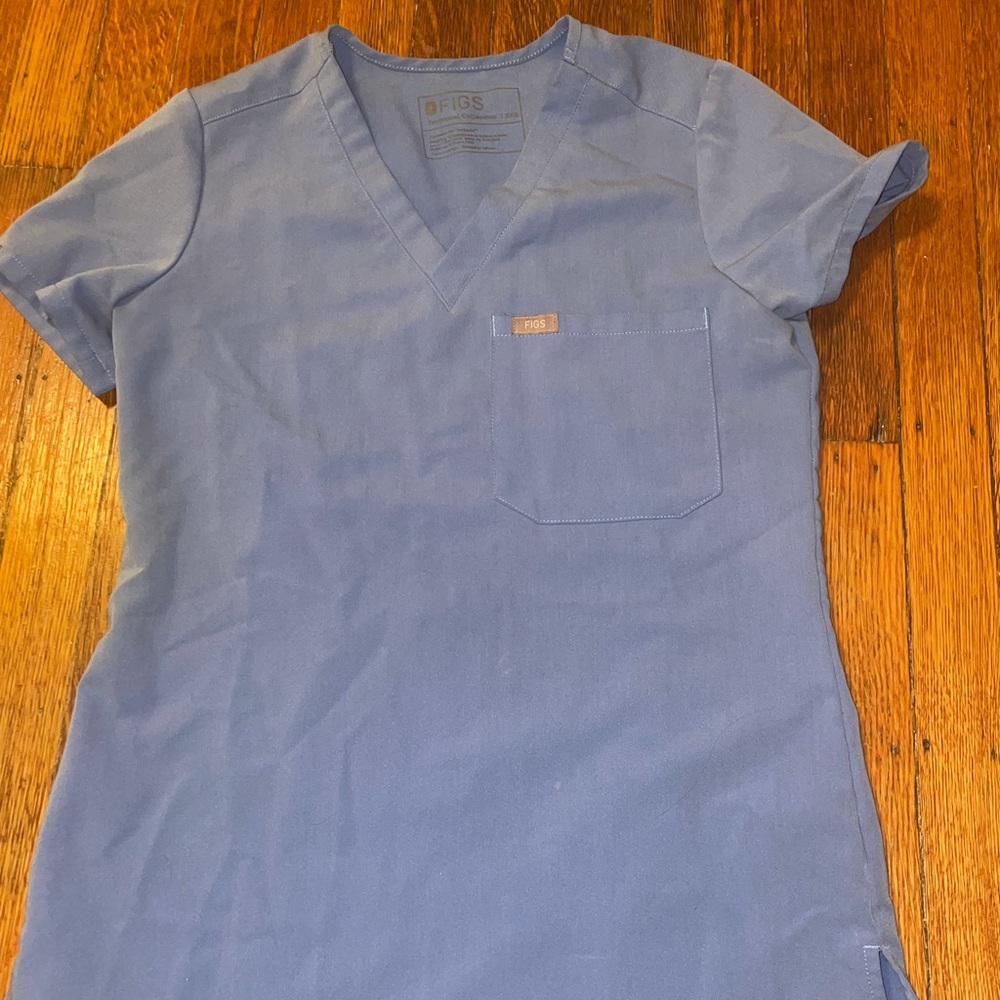 Ceil blue figs top